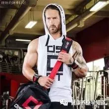 职业篮球运动员如何保持战术训练的高效性？_0